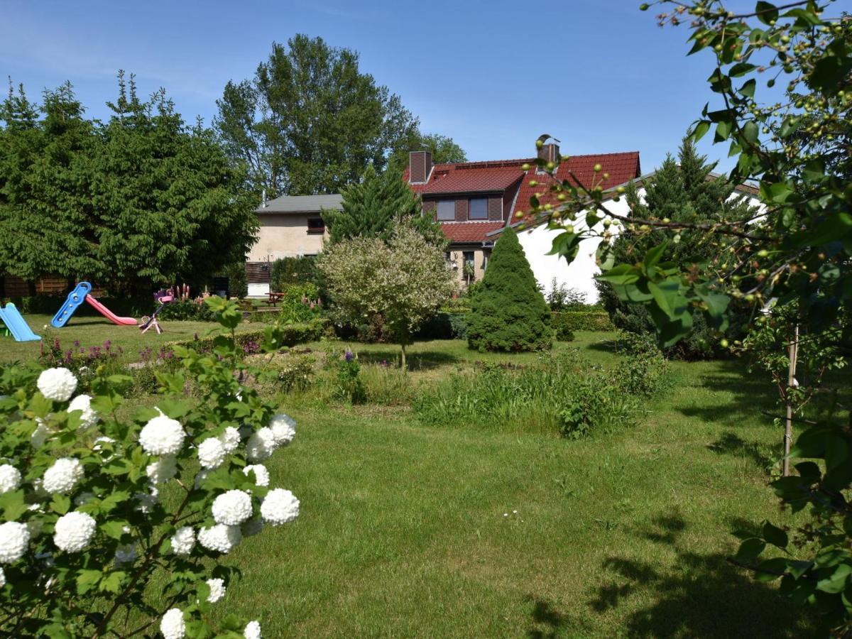 Apartment In Robertsdorf With Garden, Terrace, Barbecue Blowatz Værelse billede
